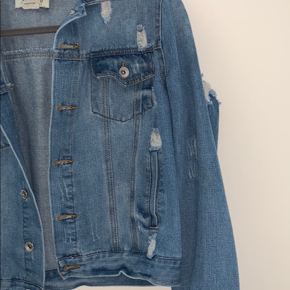 Distressed denim jacket - Picture 4 of 7